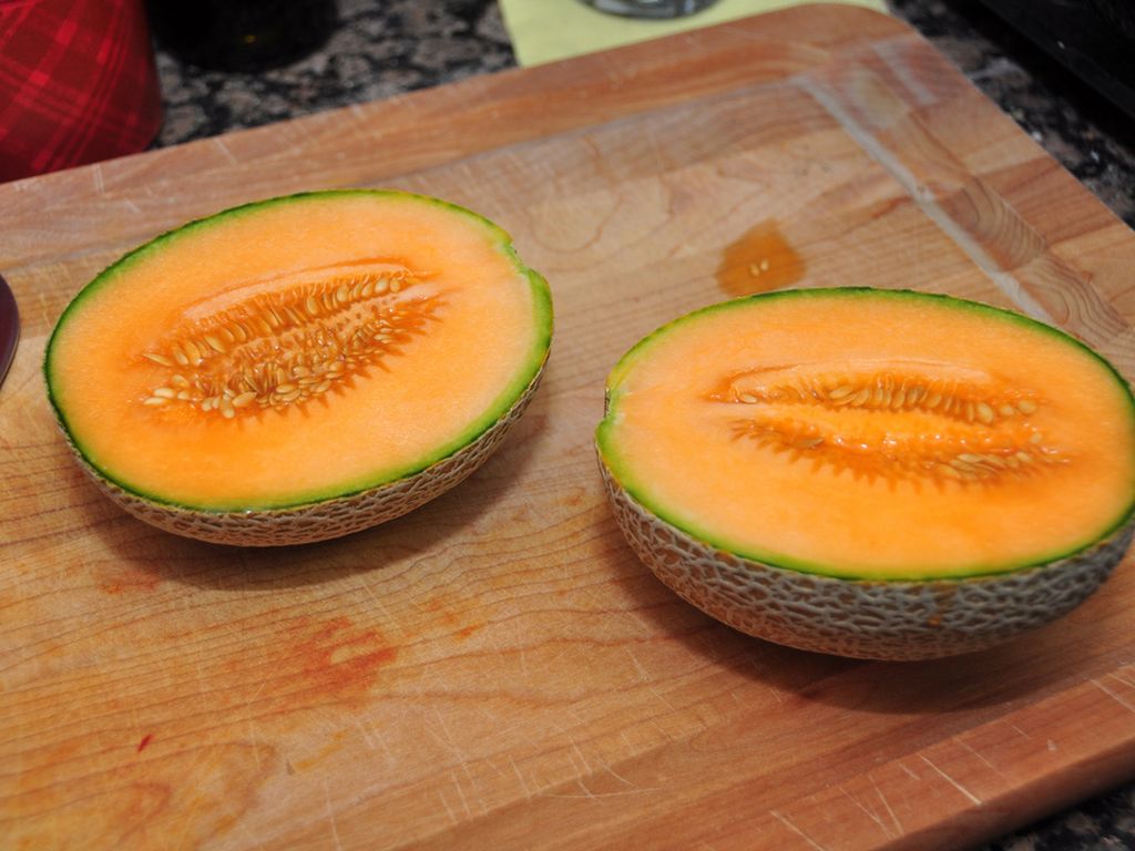 Сон дыня. Калахарская дыня. Спелая дыня. К чему снится есть дыню. Канталупа (растение).