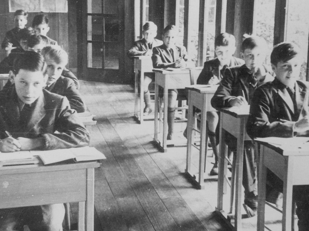 2A La Escuela Students Classroom