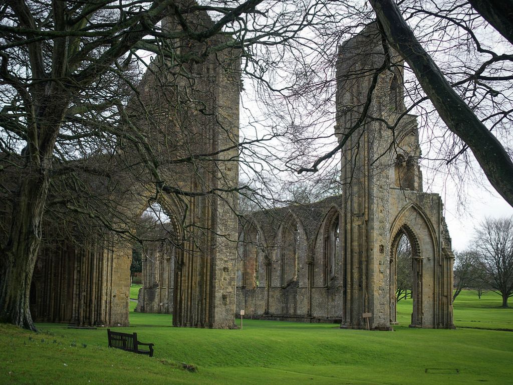 Glastonbury Legend by Aleksandr Tabakov