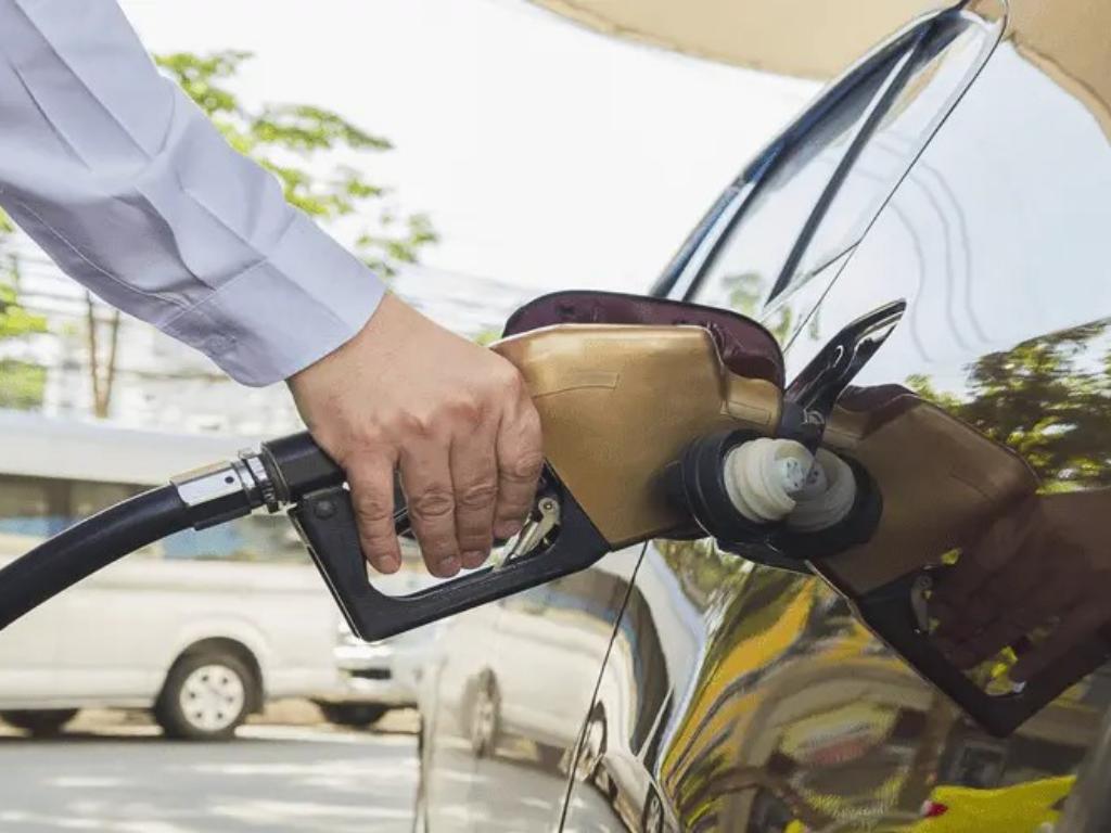 Here’s A Detailed Report on Frozen Fuel Line and How to Deal With It?