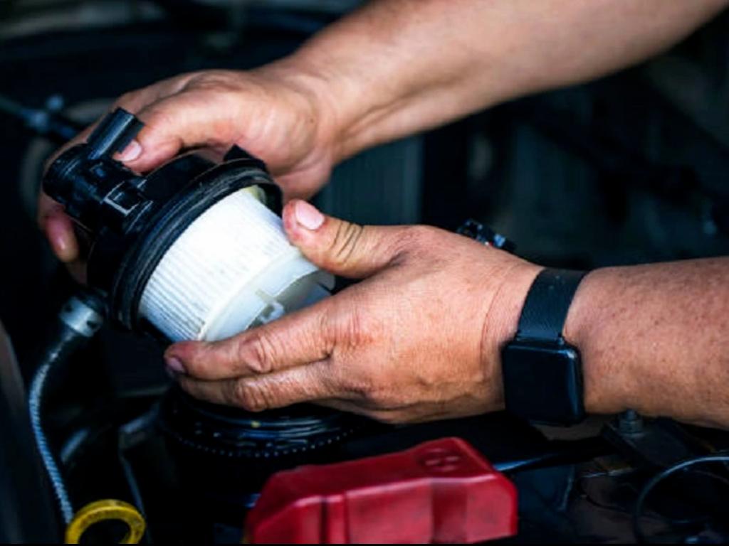 Suspect a Clogged Oil Filter? Here’s How to Determine